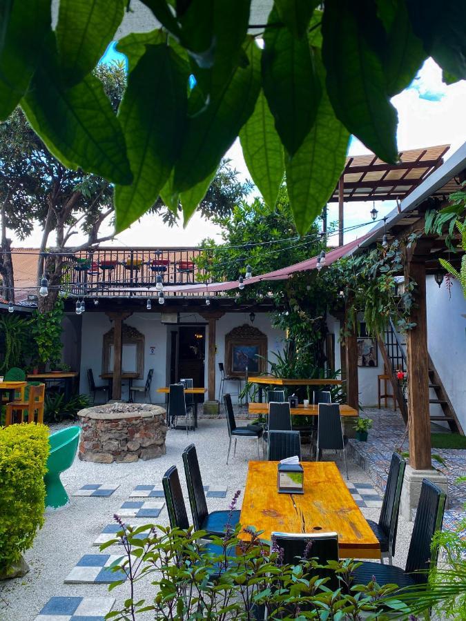 Nikikot Hostel & Hotel Antigua Dış mekan fotoğraf
